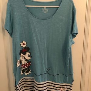Disney Parks Mickey & Minnie Mouse shirt